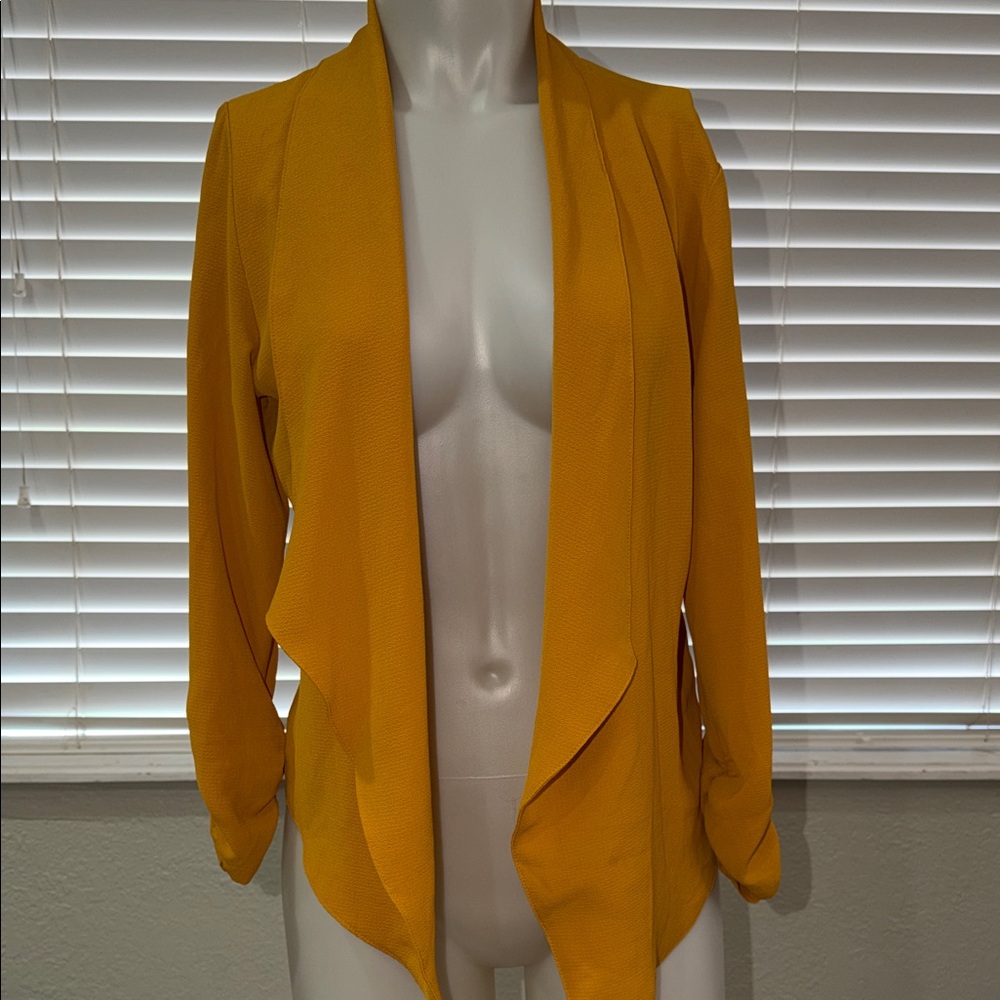 Active USA Women's Yellow Open Front thin blazer